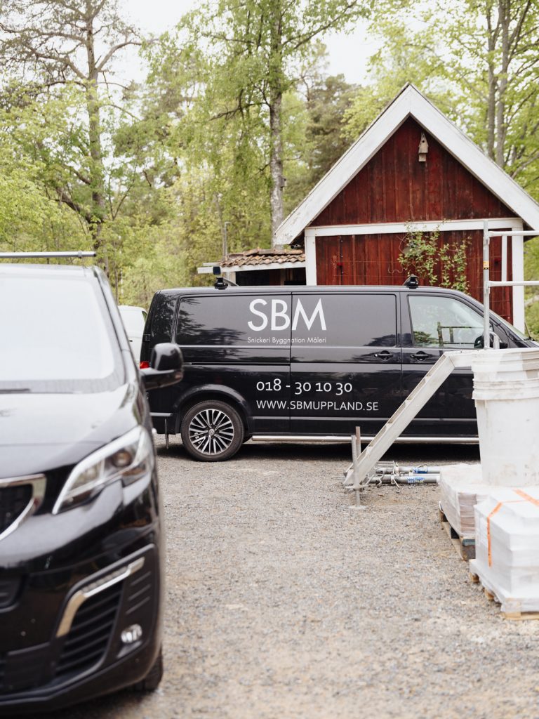 SBM Uppland firmabild, snickeri, byggnation och måleri