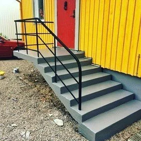 En trappa efter tvätt och renovering.