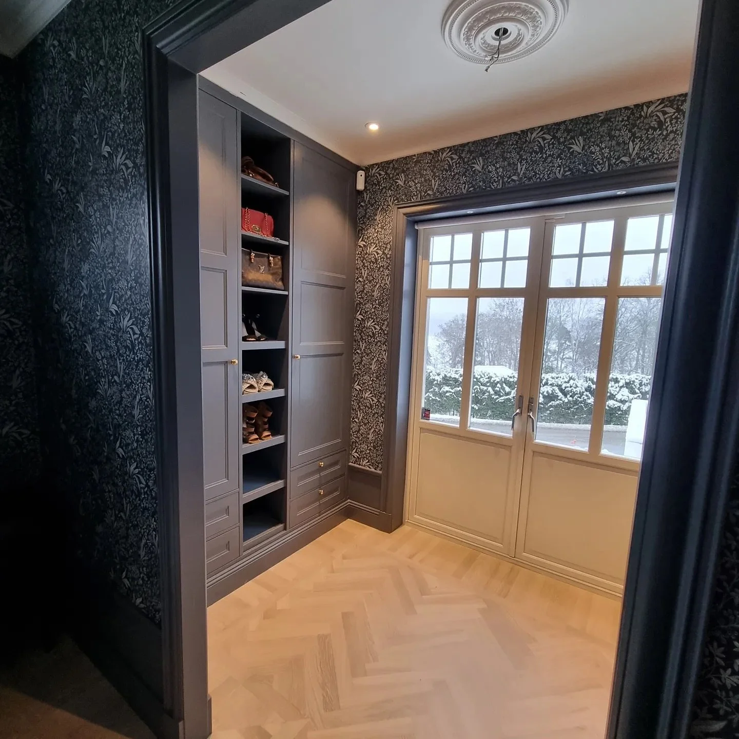 En lyxig walk in closet i Uppsala